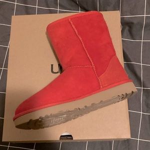 Uggs , red , never worn , true to size